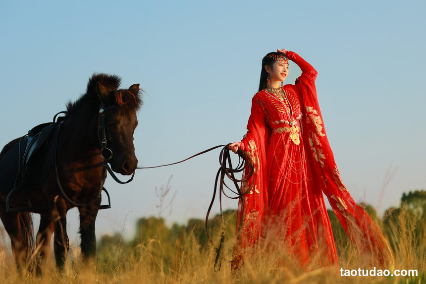 图片[2]-[YITUYU艺图语]2022.11.08 东宫小枫 笑笑&新元[21+1P／83MB]-绅士图