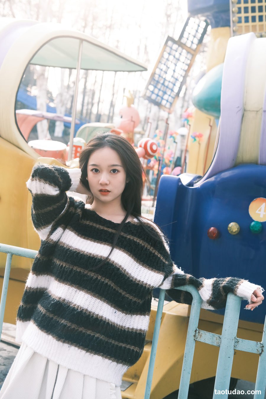 图片[2]-[YITUYU艺图语]2023.03.05 游乐场约会 戈曼妮Nini[37+1P／597MB]-绅士图