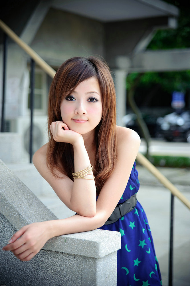 台湾清纯美女果子 - 华山艺文&夜西门町外拍写真 / 77P-178MB / 美图集锦-绅士图