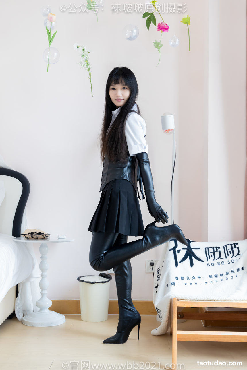 图片[4]-[BoBoSocks袜啵啵]NO.499 甜甜圈-高跟长靴、踩脚裤、厚黑丝五指袜、黑皮手套、裤里丝[144P+1V／6.38GB]-绅士图