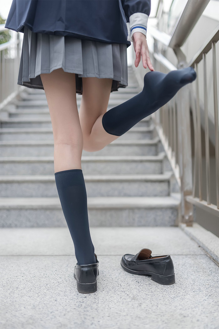 风之领域写真 NO.022 学妹户外黑丝2 / 50P-75MB / 唯美杂图-绅士图
