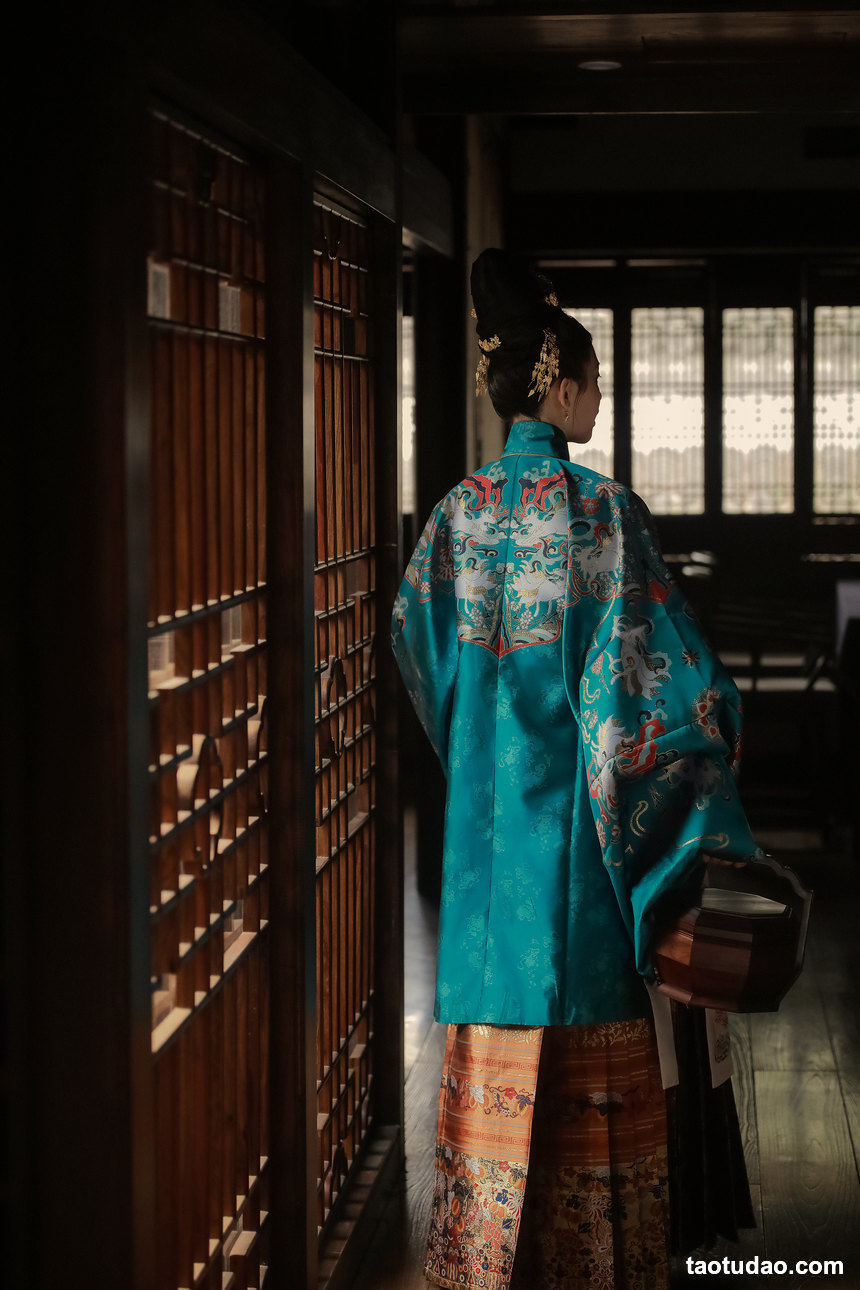 图片[2]-[YITUYU艺图语]2022.03.26 庭院深深深几许 _喵喵家的小鱼干_[29+1P／759MB]-绅士图