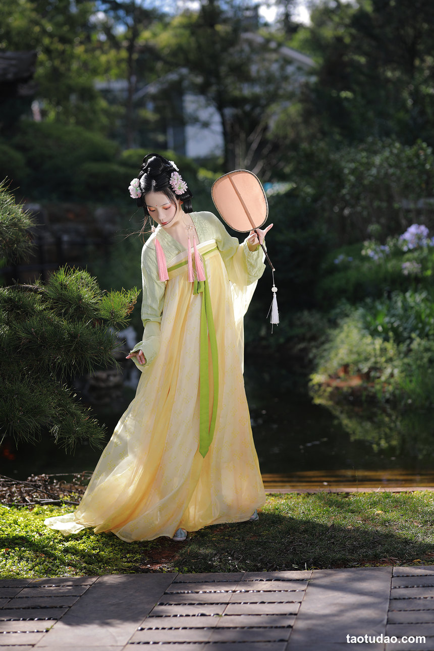 图片[2]-[YITUYU艺图语]2022.09.08 若无闲事挂心头 落花人独立[32+1P／673MB]-绅士图