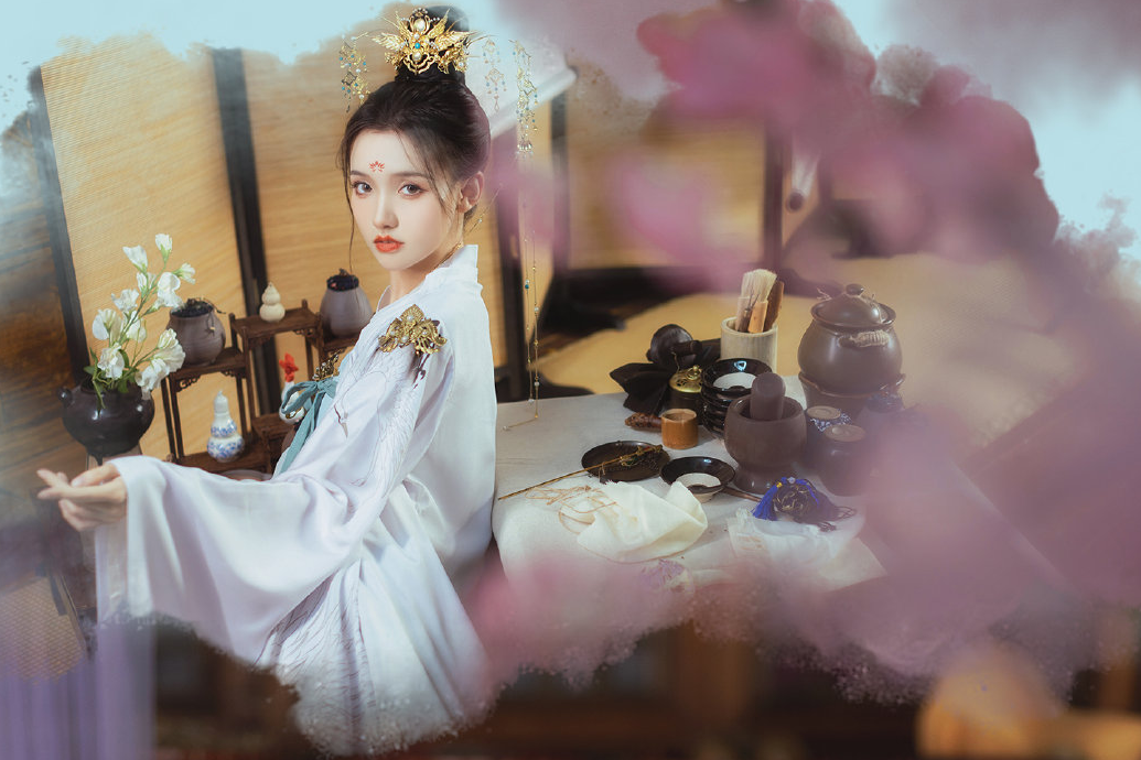 一件衣服造价十万!游戏COS服这么贵,女孩子却败光家产也要入坑