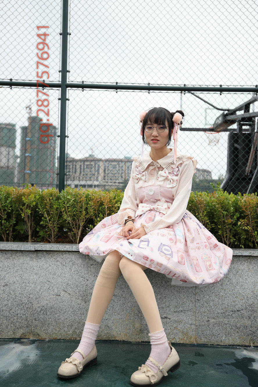 大西瓜爱牙膏 2021年03月 模特3（三） 萝莉 COS / 386P-1.82GB / 学妹女神-绅士图