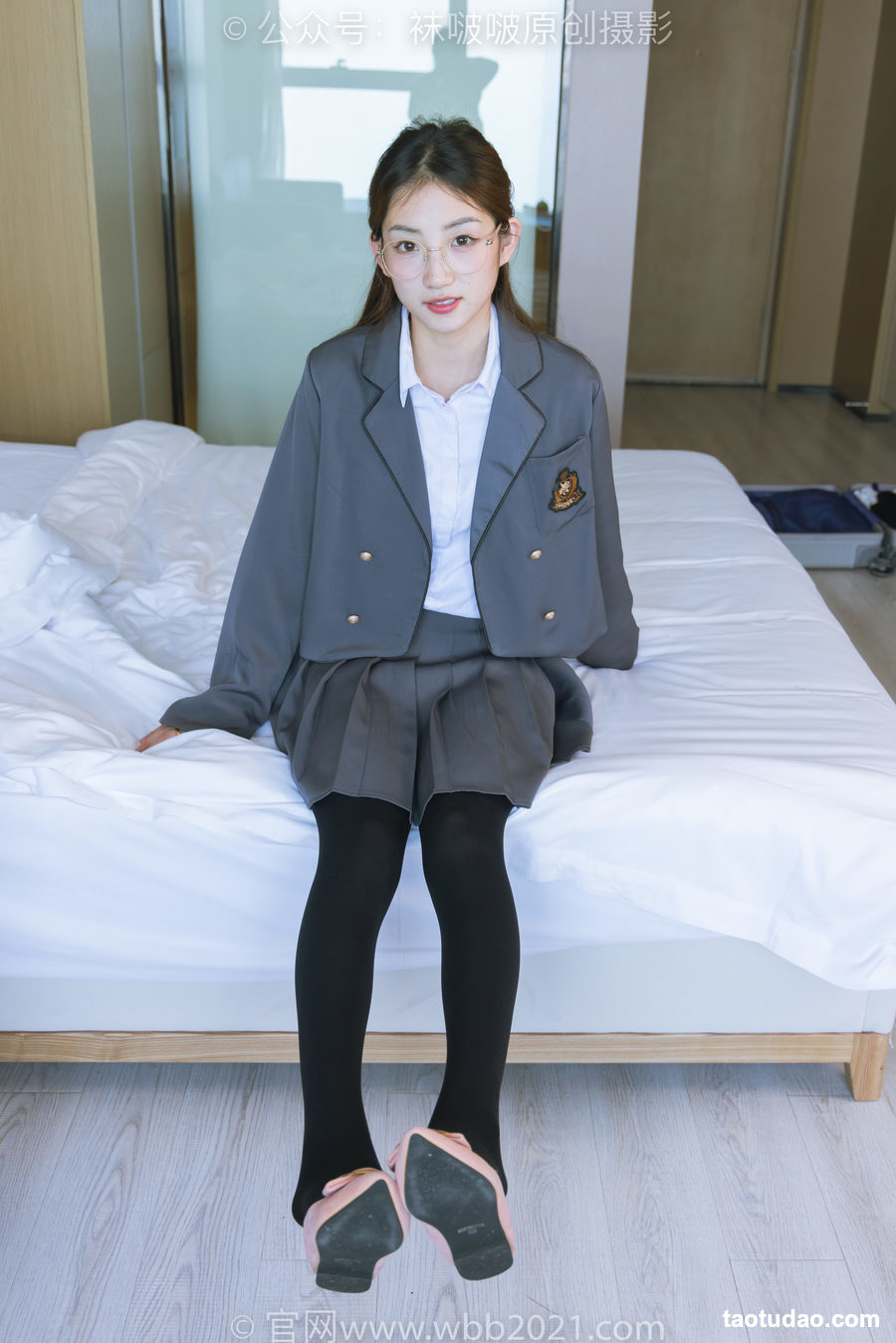 图片[3]-[BoBoSocks袜啵啵]NO.315 小沫-平底鞋、厚黑丝、模特穿鞋及丝袜踩玩偶小熊剧情[140P+1V／6.44GB]-绅士图