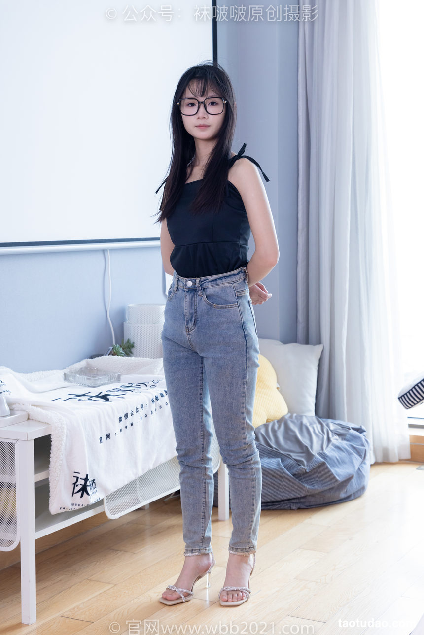 图片[4]-[BoBoSocks袜啵啵]NO.359 甜甜圈-板鞋、高跟鞋、牛仔裤、裸足、连衣裙、肉丝[180P+1V／8.16GB]-绅士图