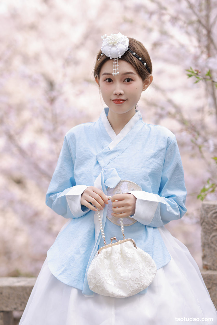 图片[2]-[YITUYU艺图语]2023.04.23 探一场樱花 酸奶加心好好次 [31+1P／425MB]-绅士图