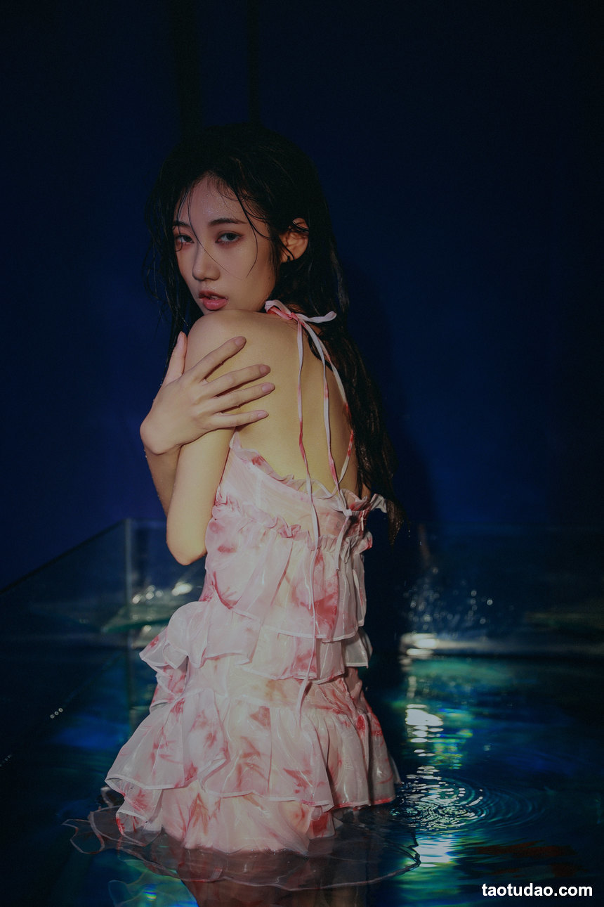 图片[4]-[YITUYU艺图语]2022.08.27 有人喜欢蓝 阿万[44+1P／644MB]-绅士图