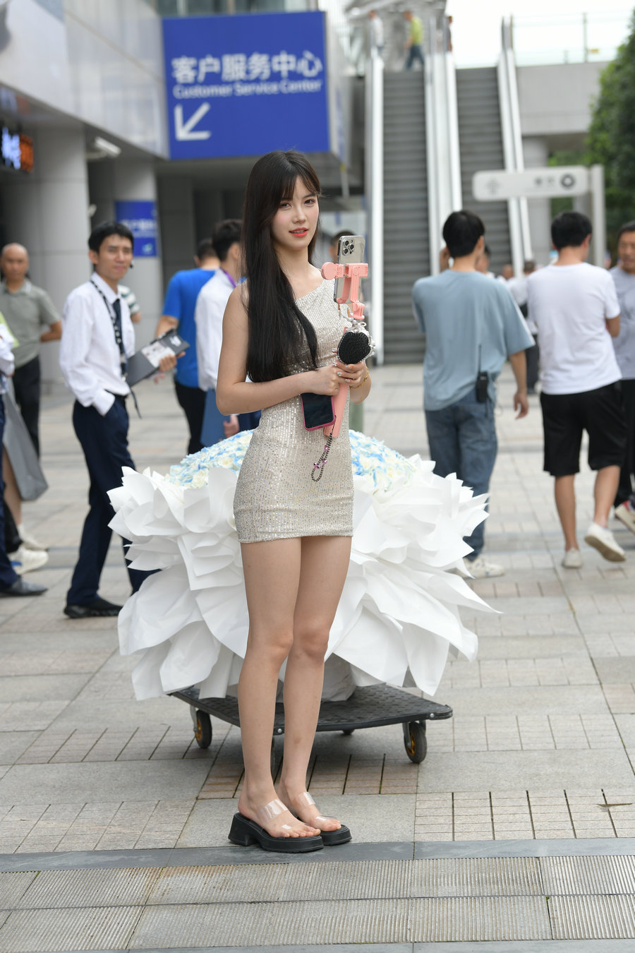 精选街拍 No.8532 亮片吊带裙 / 48P-1.17GB /-绅士图