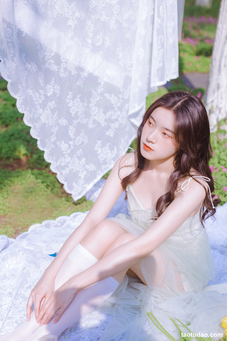 图片[4]-[YITUYU艺图语]2022.07.24 春日野餐 静鏡婧[28+1P／250MB]-绅士图