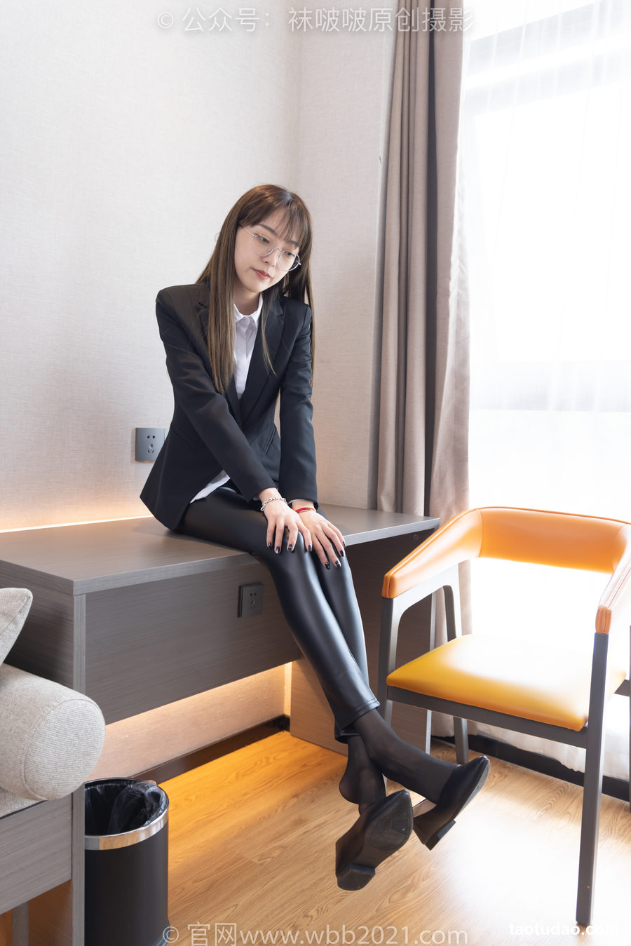 图片[4]-[BoBoSocks袜啵啵]NO.297 稚予-平底鞋、黑丝、皮裤裤里丝[140P+1V／5.43GB]-绅士图