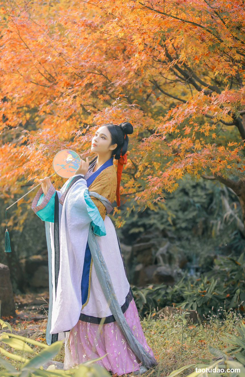 图片[4]-[YITUYU艺图语]2022.07.26 愁红 溪木若颖[24+1P／197MB]-绅士图