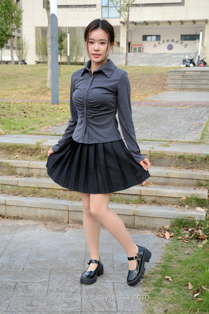 图片[4]-月下摄影 NO.006 茜茜~灰色小JK 这身灰色小JK被我穿出了正装的感觉！[100P+1V／3.09GB]-绅士图