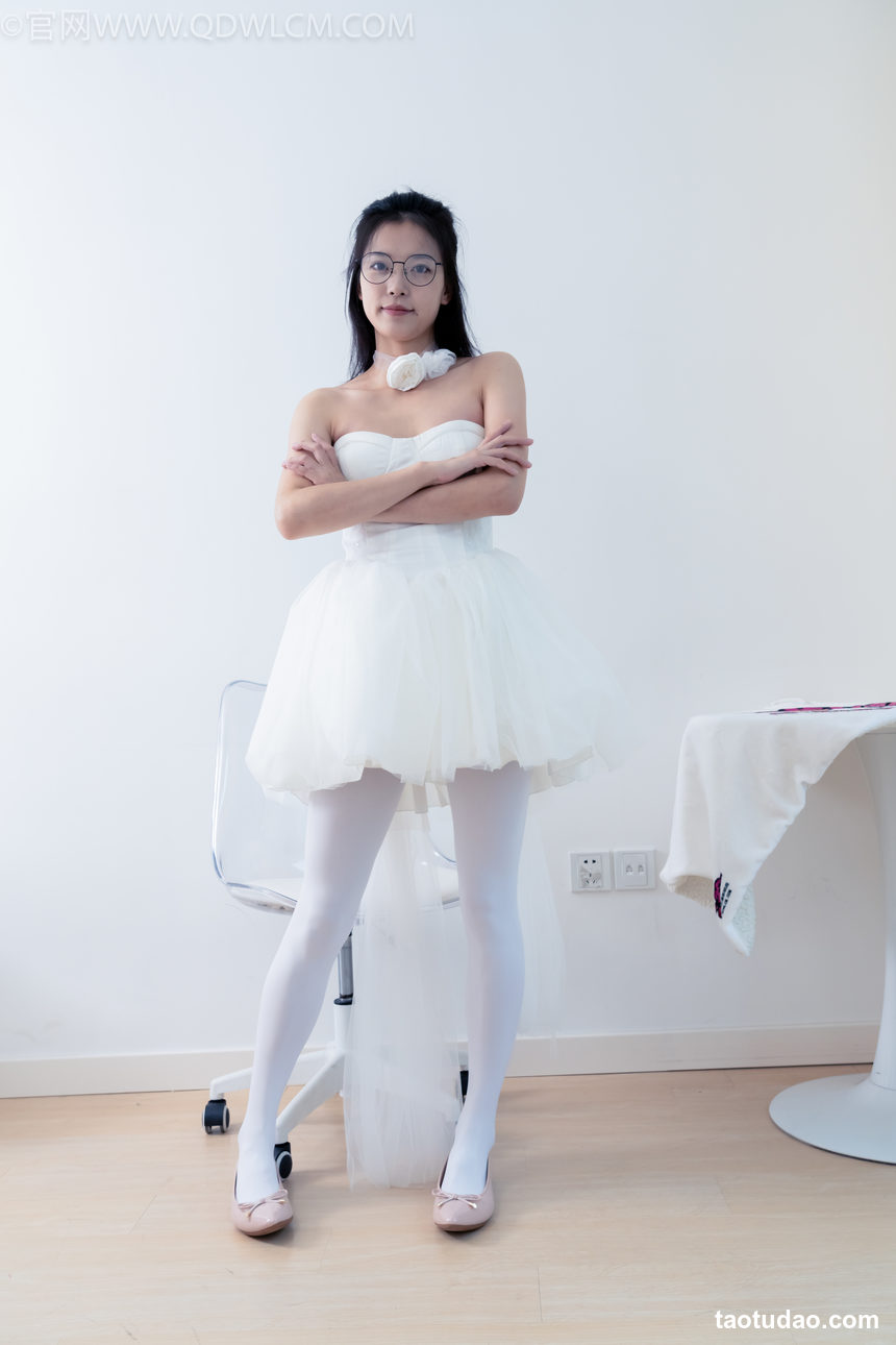 图片[3]-物恋传媒 NO.2268 茯苓-平底鞋、厚白丝、皮筋绑脚老头乐挠脚剧情[169P-1V-5.14G]-绅士图