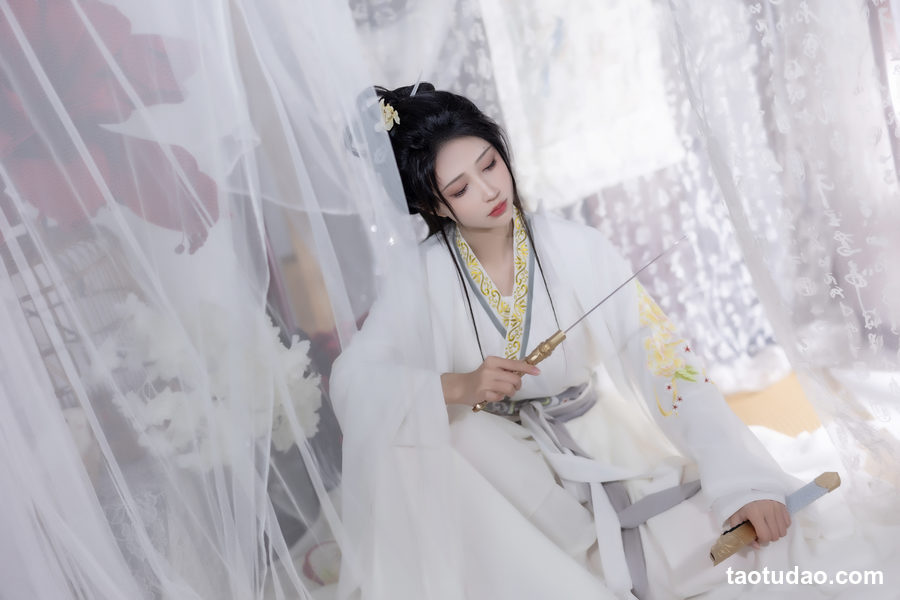 图片[2]-[YITUYU艺图语]2023.03.09 染江山 绮罗生的小苏苏[24+1P／210MB]-绅士图