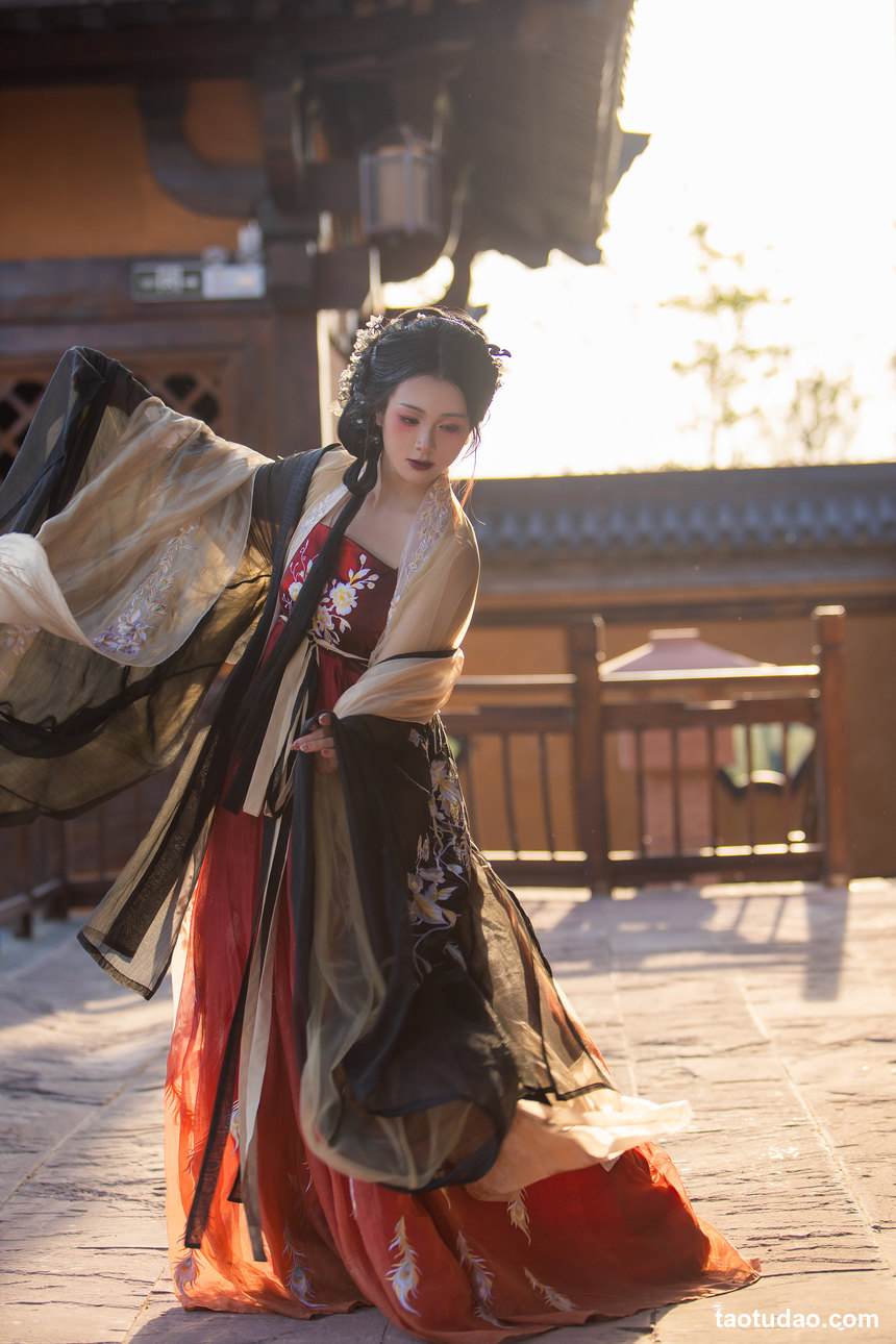 图片[2]-[YITUYU艺图语]2022.09.27 秋宫词 云兮啦[19+1P／291MB]-绅士图