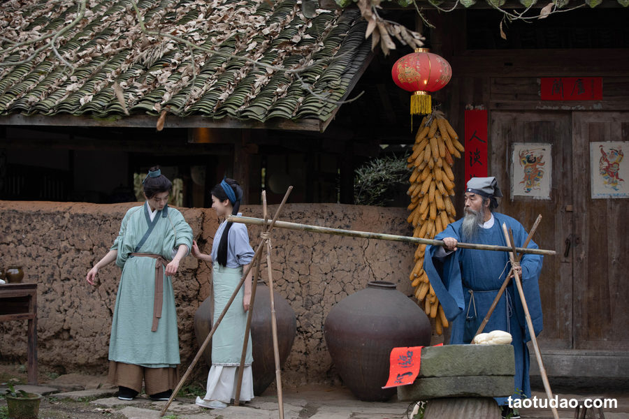 图片[4]-[YITUYU艺图语]2023.04.04 做腊肉 一方伊人yi&杰桑桑桑_&汉服爷爷云中鹤[25+1P／343MB]-绅士图