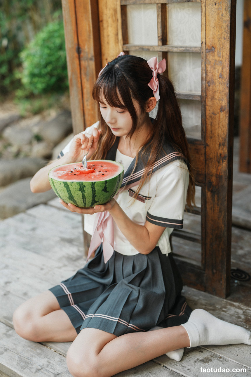 图片[2]-[YITUYU艺图语]2022.07.21 夏天的甜 兔子Zzz不吃胡萝卜[25+1P／153MB]-绅士图