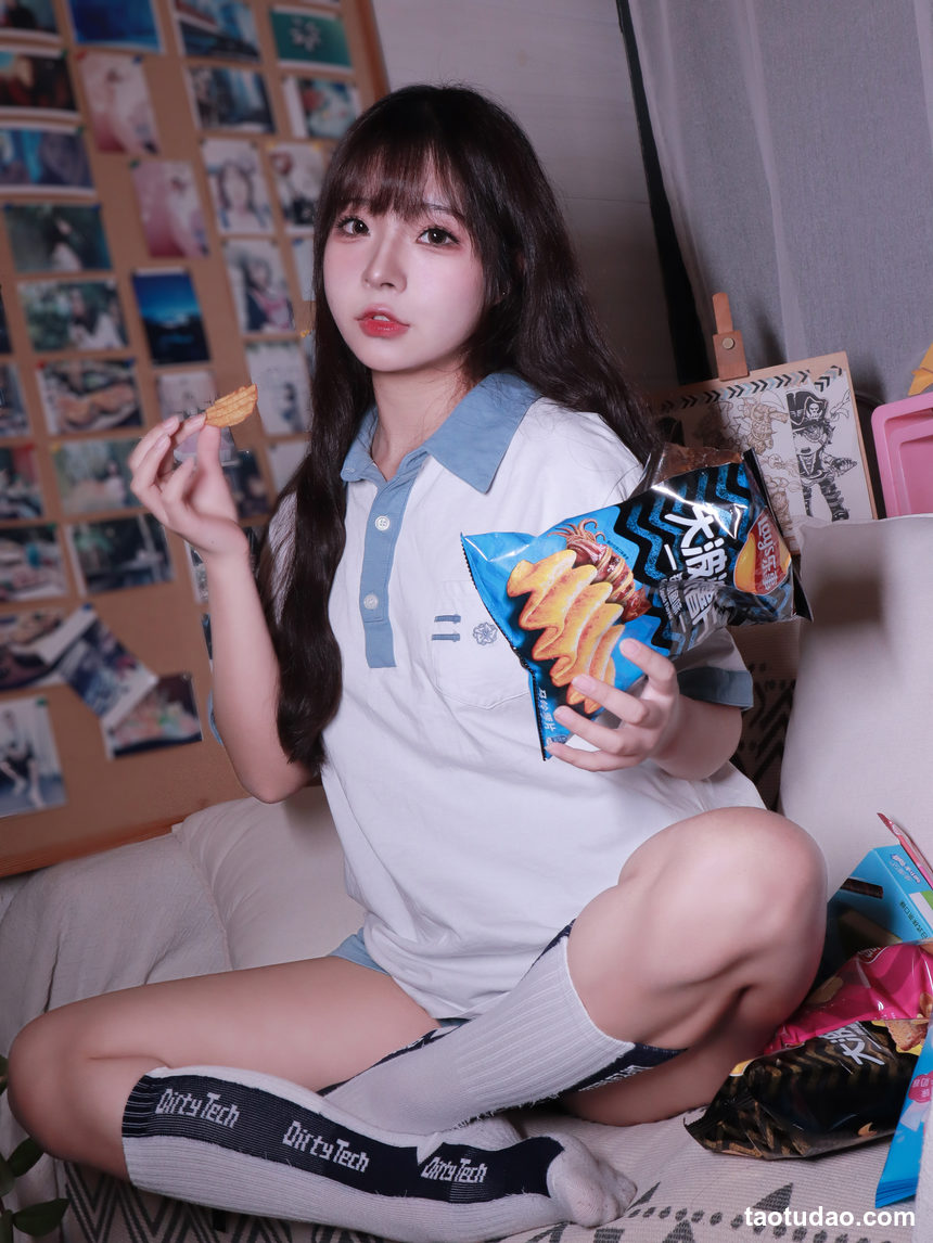 yuuhui玉汇 - NO.079 2022 Vol.027 蓝白条少女 Sky & Cloud Girl [81P-801MB]-绅士图