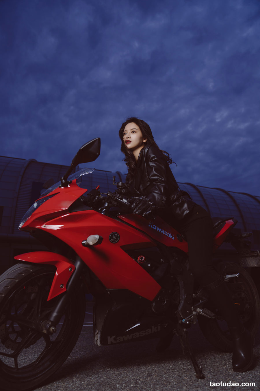 图片[2]-[YITUYU艺图语]2023.04.27 甜辣机车，娇弱少女的酷姐范 喵喵喵是锦儿呀[30+1P／387MB]-绅士图