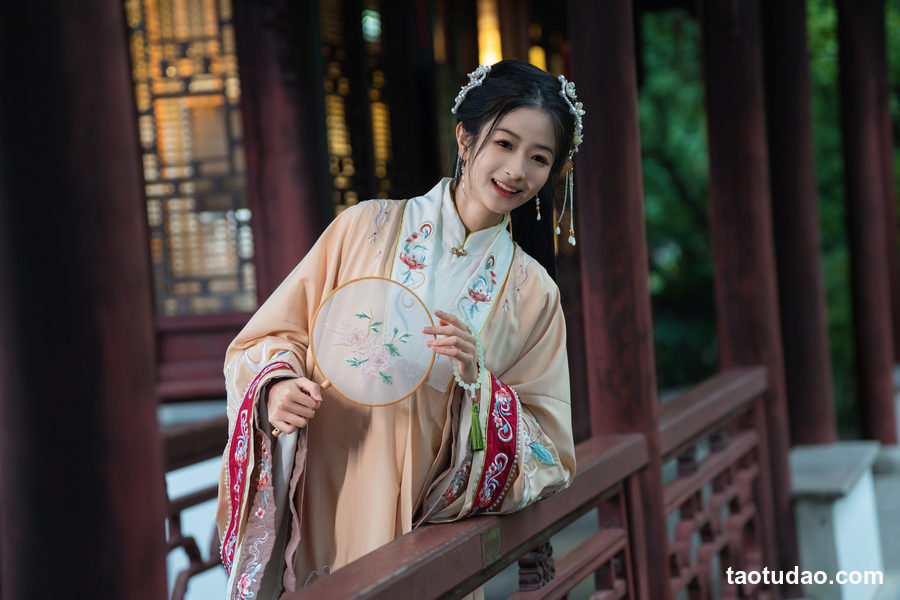 图片[4]-[YITUYU艺图语]2023.04.14 汉服游园 小泽[33+1P／1.03GB]-绅士图