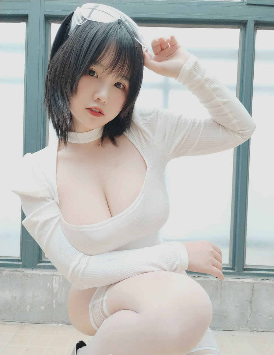 阿半今天很开心 - 白色肉感 / 9-30MB / cos萌妹-绅士图