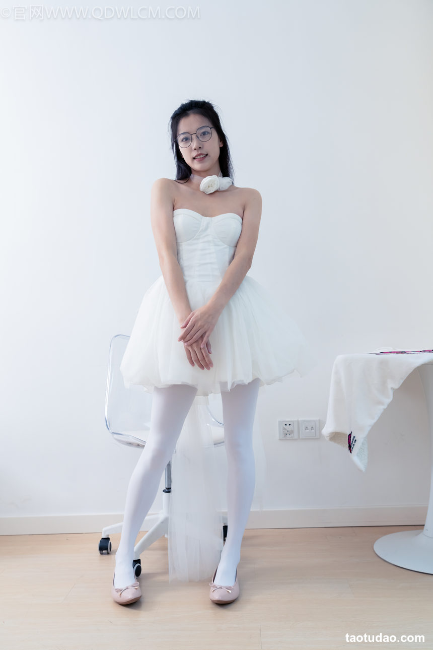 图片[2]-物恋传媒 NO.2268 茯苓-平底鞋、厚白丝、皮筋绑脚老头乐挠脚剧情[169P-1V-5.14G]-绅士图