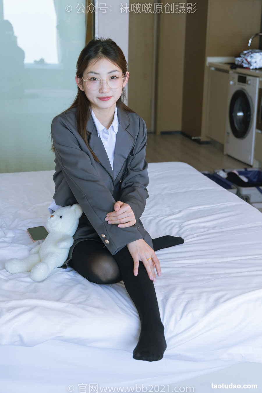 图片[4]-[BoBoSocks袜啵啵]NO.315 小沫-平底鞋、厚黑丝、模特穿鞋及丝袜踩玩偶小熊剧情[140P+1V／6.44GB]-绅士图