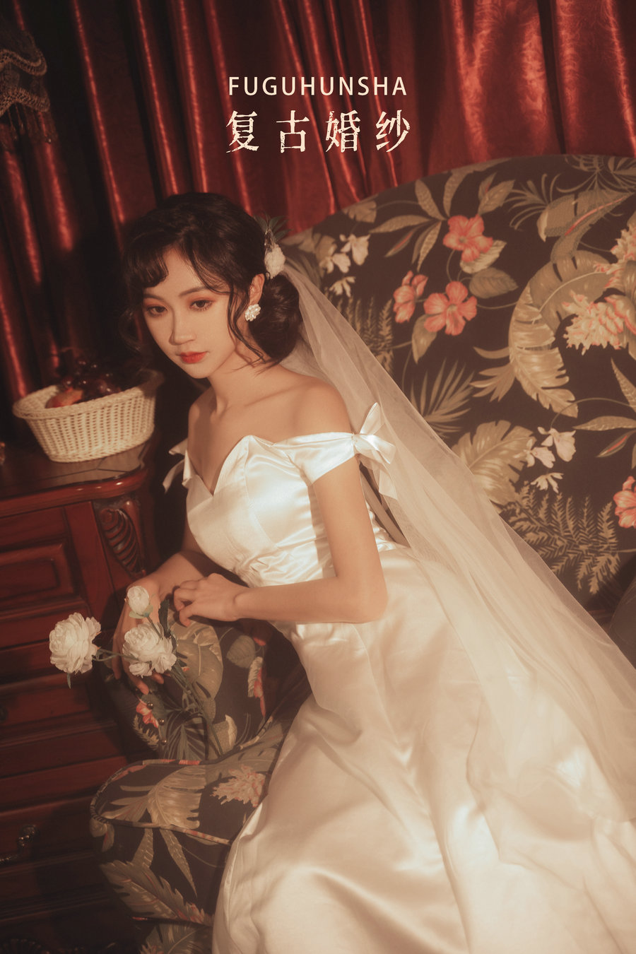 / YITUYU /艺图语 2022.10.06 复古婚纱 -绮罗生的小苏苏- / 26P-250MB / 机构-艺库