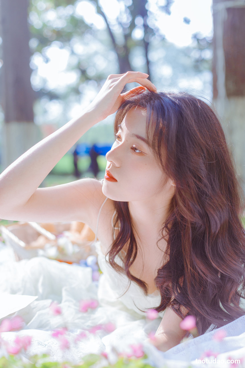 图片[2]-[YITUYU艺图语]2022.07.24 春日野餐 静鏡婧[28+1P／250MB]-绅士图