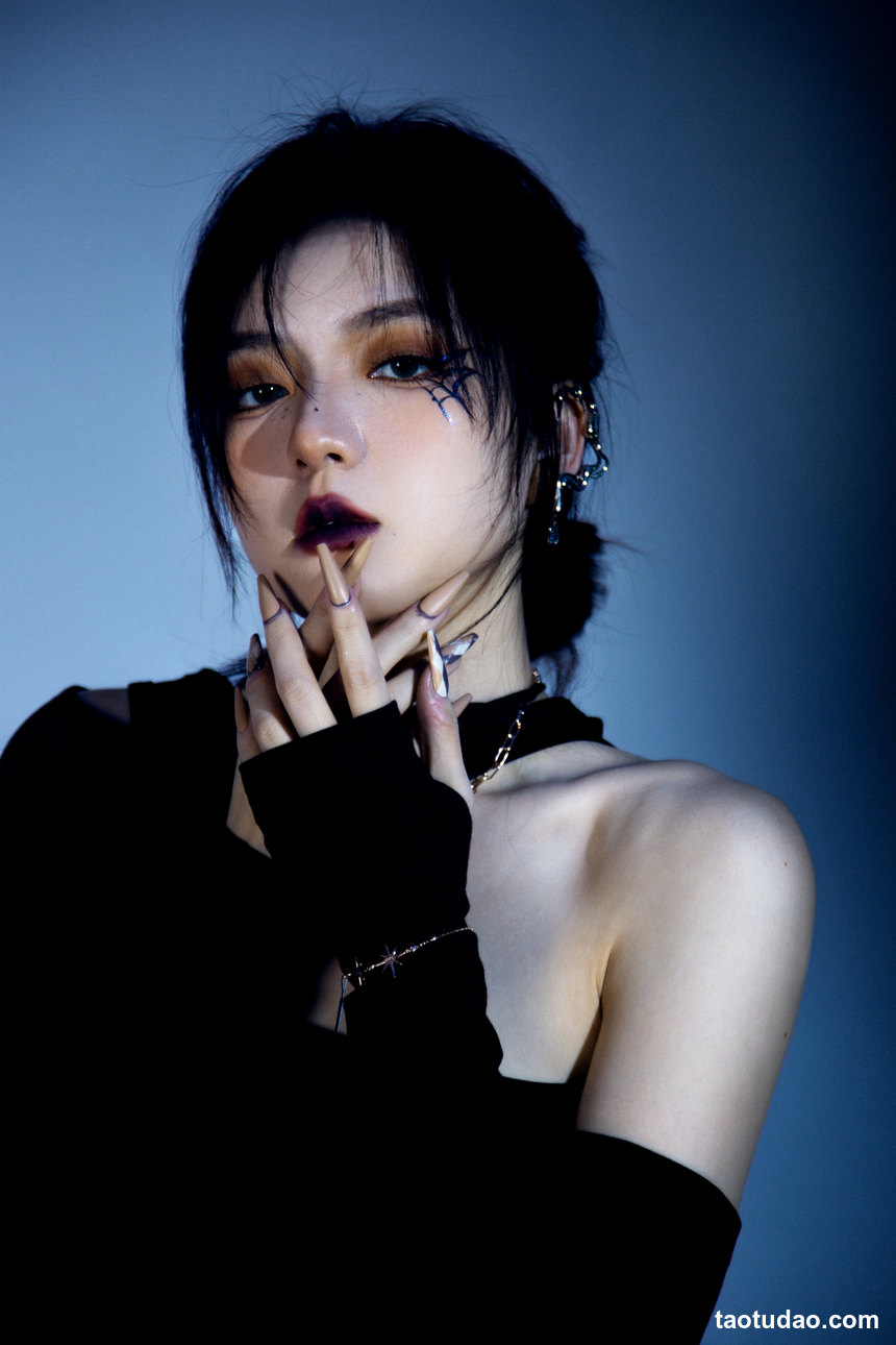 图片[2]-[YITUYU艺图语]2022.12.21 暗夜荆棘 可乙瘦[23+1P／272MB]-绅士图