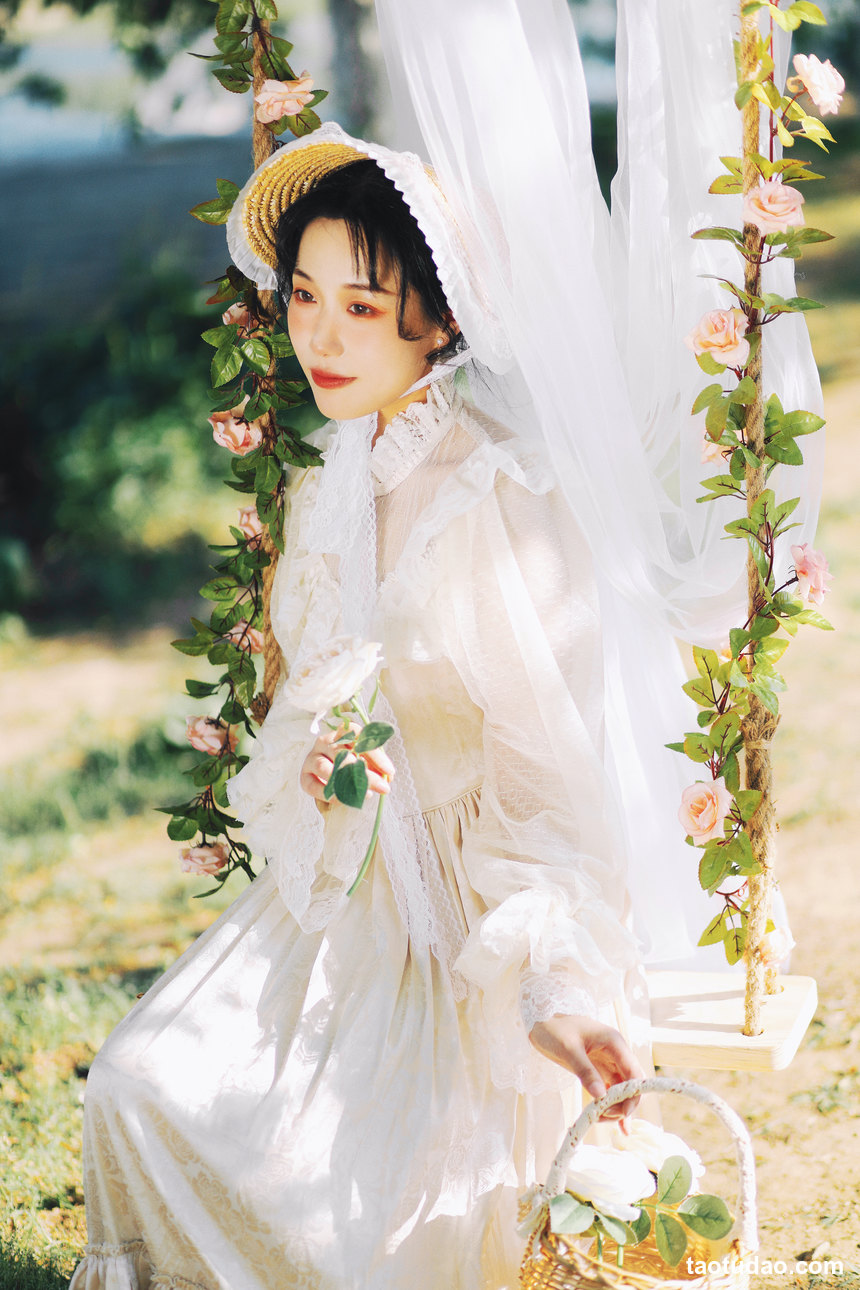 图片[2]-[YITUYU艺图语]2022.09.28 湖边的秋千 迟白[32+1P／395MB]-绅士图