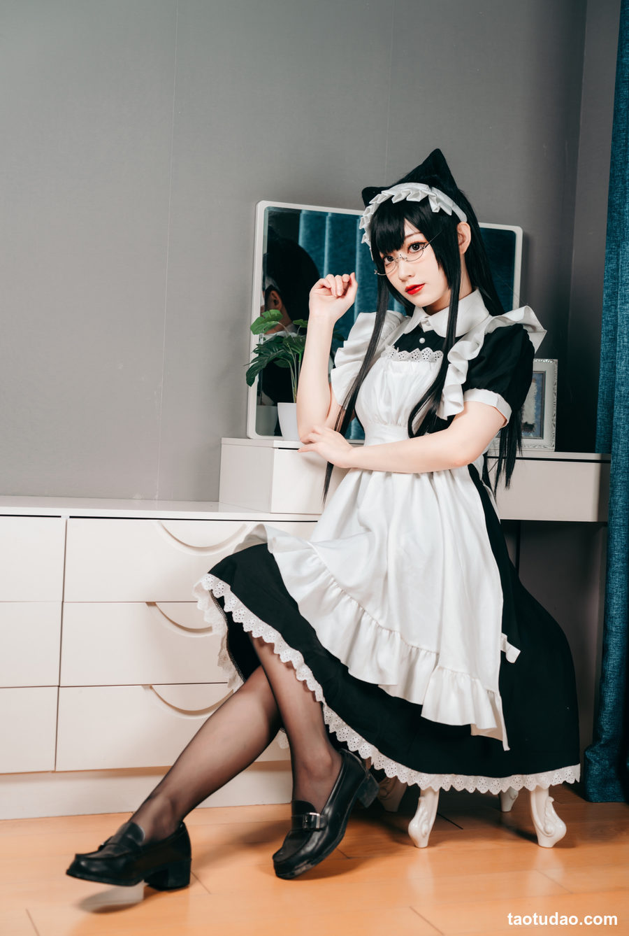 图片[2]-[YITUYU艺图语]2023.04.19 在家偷偷穿上了女仆装 桃墨公子x [38+1P／269MB]-绅士图