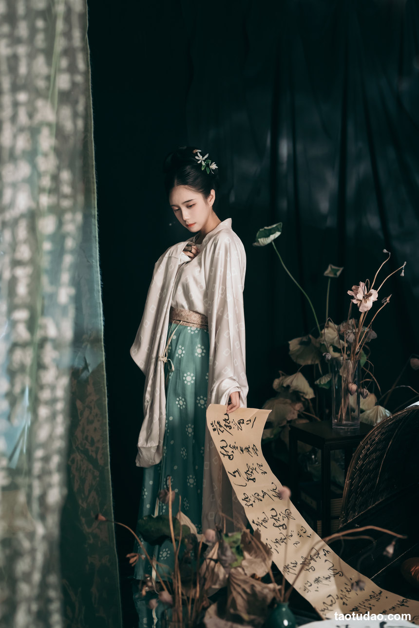 图片[2]-[YITUYU艺图语]2022.10.11 行香子 贰加六[31+1P／138MB]-绅士图