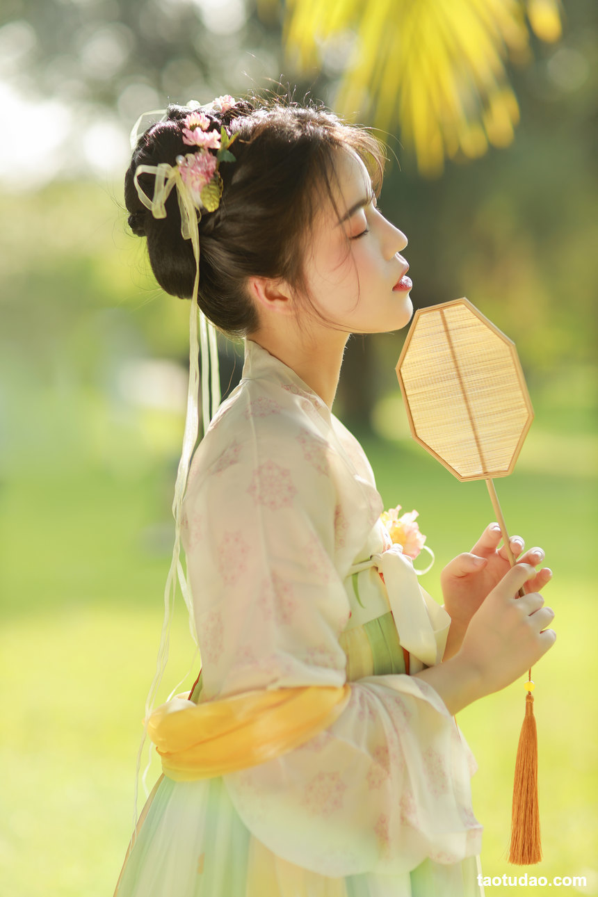 图片[2]-[YITUYU艺图语]2022.06.11 夏日少女 我超白_[26+1P／325MB]-绅士图