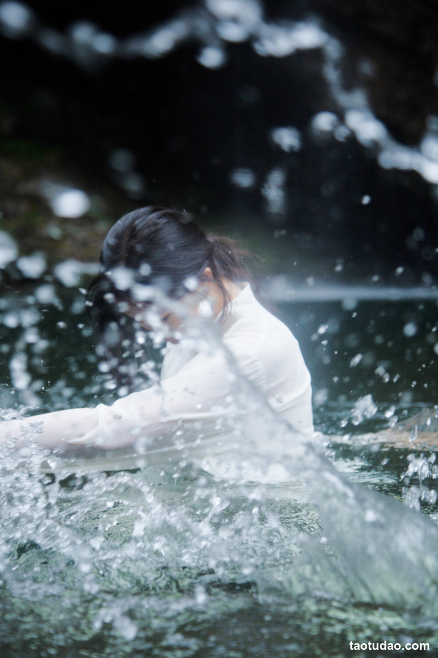 图片[2]-[YITUYU艺图语]2022.10.06 我于山间，而山亦在我中 Sweateronly[24+1P／328MB]-绅士图