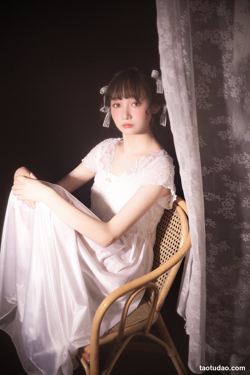 图片[2]-[YITUYU艺图语]2022.11.03 南法少女 阿瑶[21+1P／219MB]-绅士图