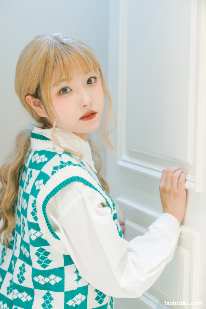 图片[4]-[YITUYU艺图语]2022.11.05 午休时间 -炸鸡冰可乐-[21+1P／173MB]-绅士图