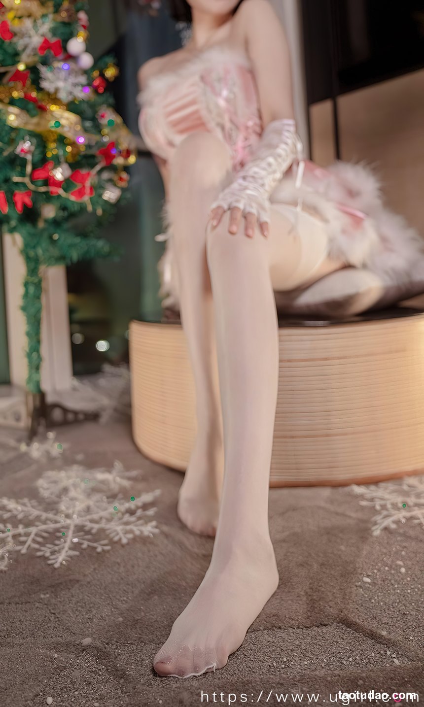 图片[4]-[Ugirls尤果网]爱尤物 2022.12.25 No.2482 果儿Victoria 圣诞恋曲 [35P]-绅士图