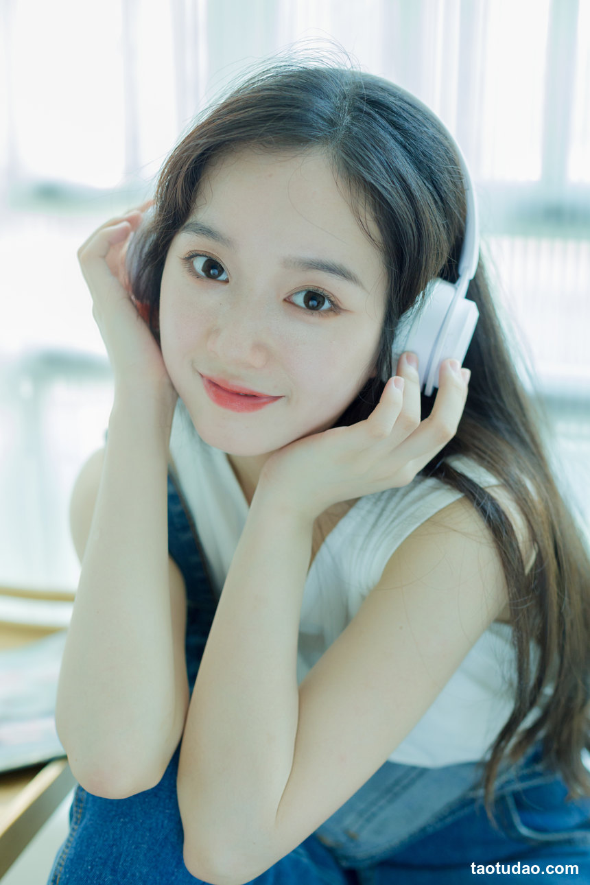 图片[2]-[YITUYU艺图语]2022.09.26 诗里的海 戈曼妮Nini[34+1P／252MB]-绅士图