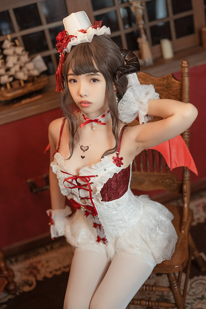 动漫博主雯妹 - 魅魔 Elegant devil / 35P-722MB / cos萌妹-绅士图