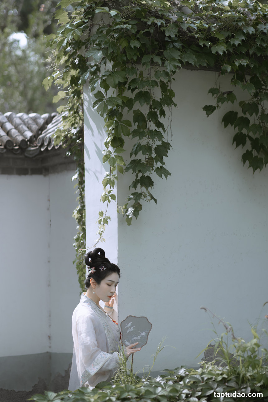 图片[2]-[YITUYU艺图语]2022.11.21 陶然荷韵 周曦彤[25+1P／195MB]-绅士图