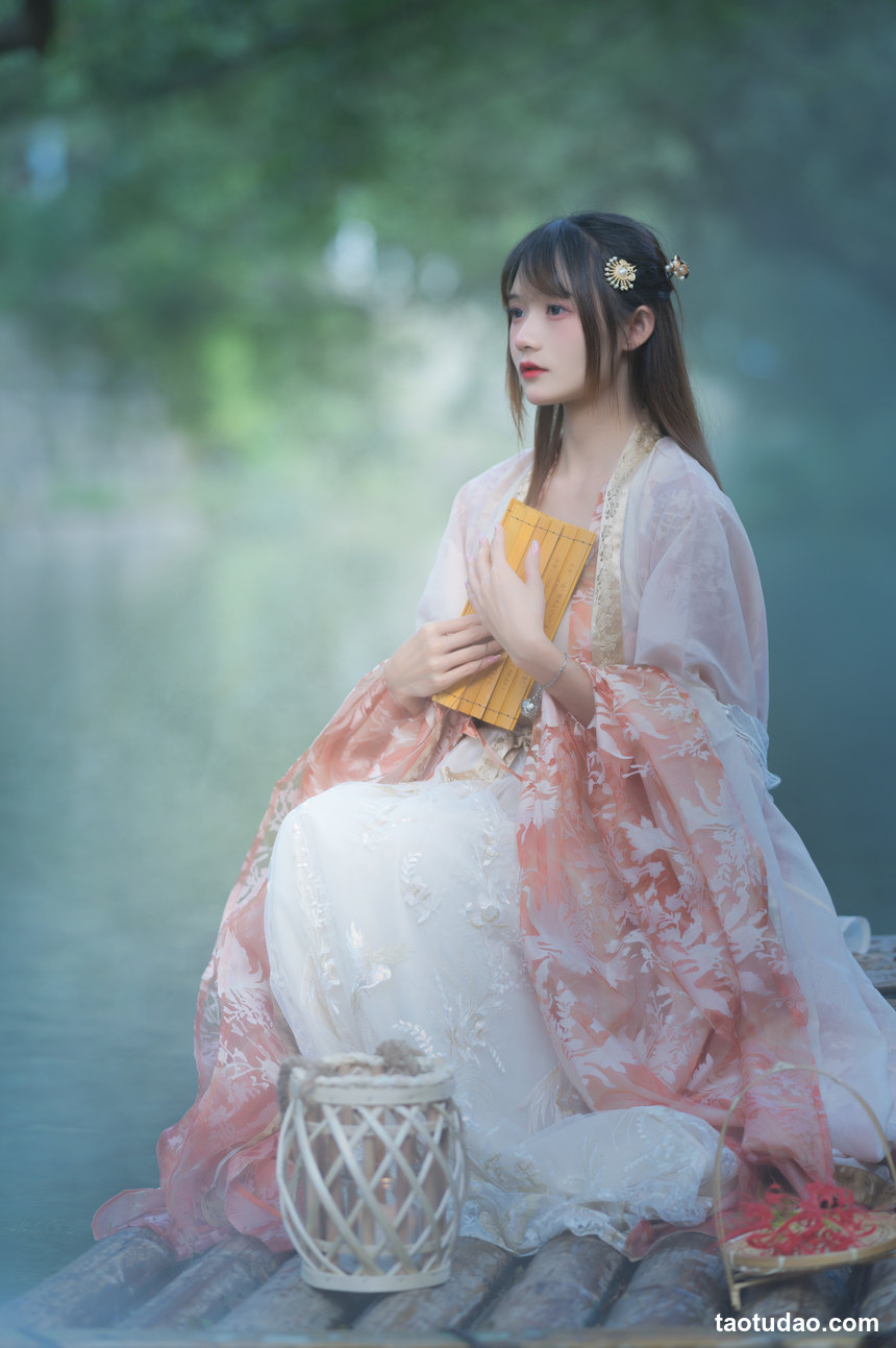 图片[2]-[YITUYU艺图语]2022.07.09 烟雨江南 兔子Zzz不吃胡萝卜[26+1P／273MB]-绅士图