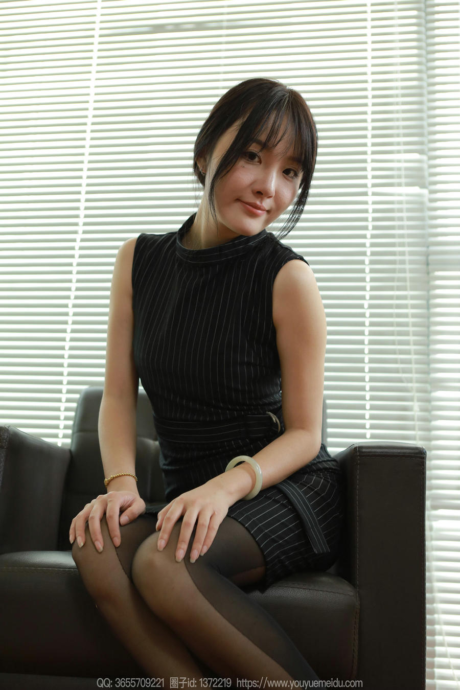 IESS异思趣向 - 模特：婉萍《条纹包臀裙》/ 89P-78MB / 机构-艺库