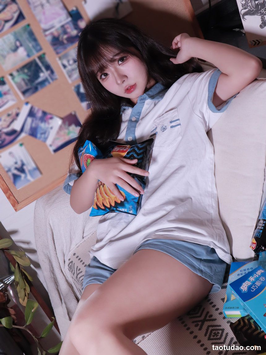 图片[4]-yuuhui玉汇 – NO.079 2022 Vol.027 蓝白条少女 Sky & Cloud Girl [81P-801MB]-绅士图