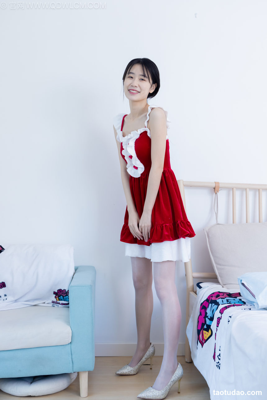 图片[3]-物恋传媒 NO.2237 菜菜-高跟鞋、油亮薄白丝（脚尖透明款）、裸足、草莓和酸奶裸足摆盘剧情[230P-1V-5.69G]-绅士图