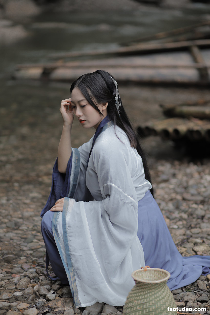 图片[3]-[YITUYU艺图语]2022.05.10 采药女 劉忄乂[21+1P／141MB]-绅士图