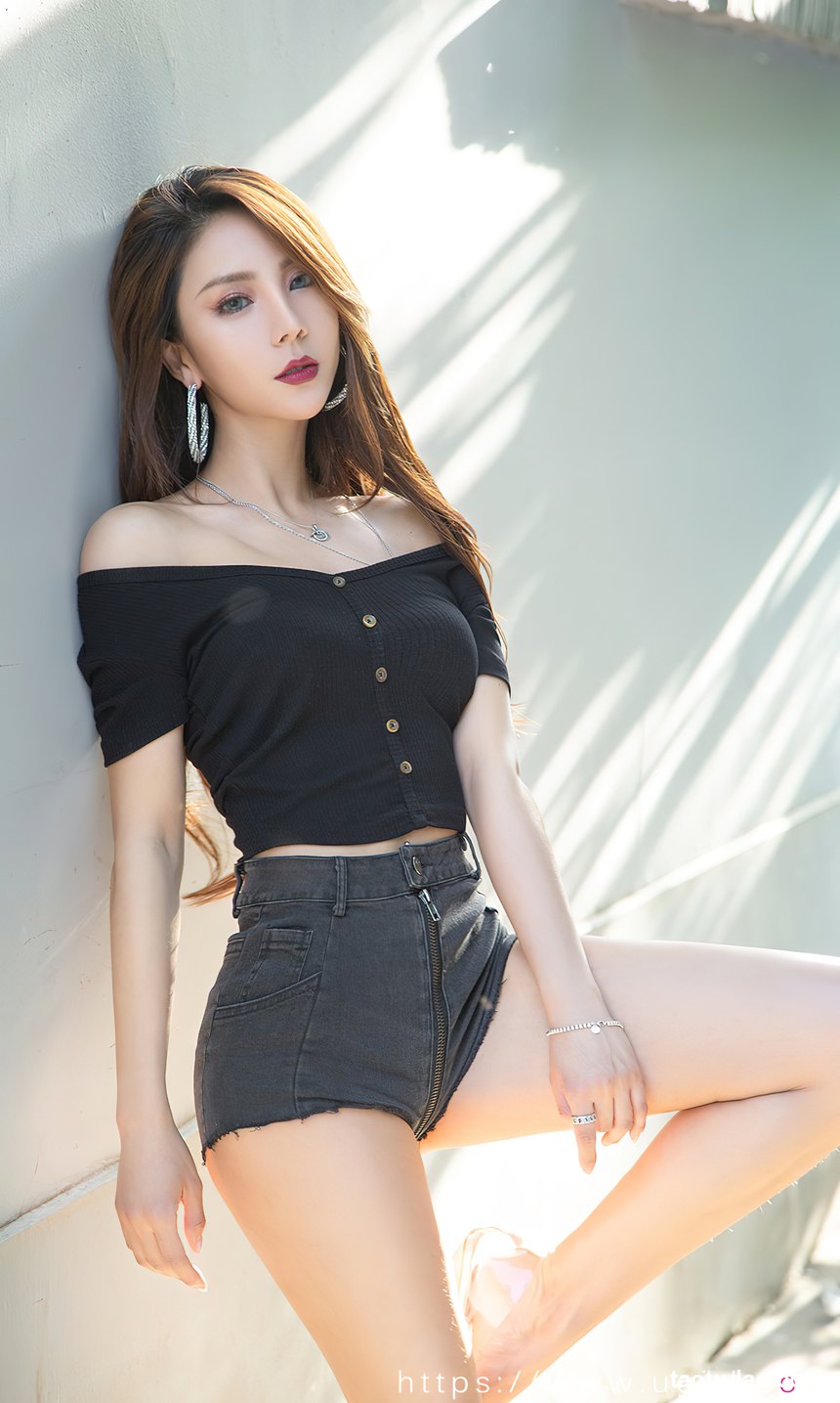 图片[2]-[Ugirls尤果网]爱尤物 2022.08.19 No.2393 Juicy xiaoxiao 不期而遇 [35P]-绅士图