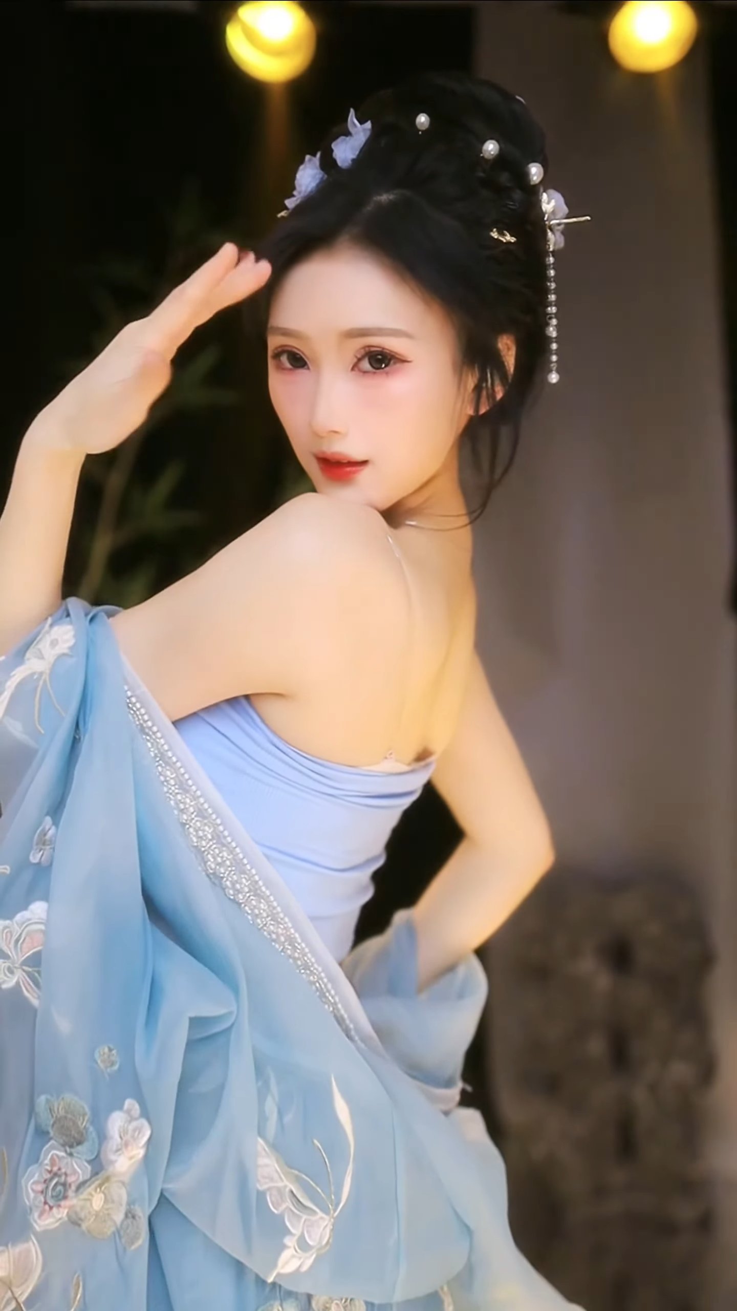 美女热舞1076 / 饭拍视频-艺库